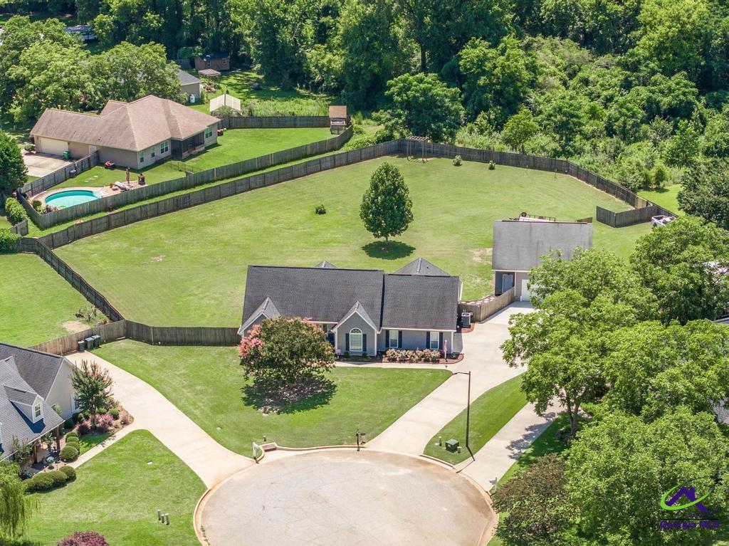 546 Grove Lane