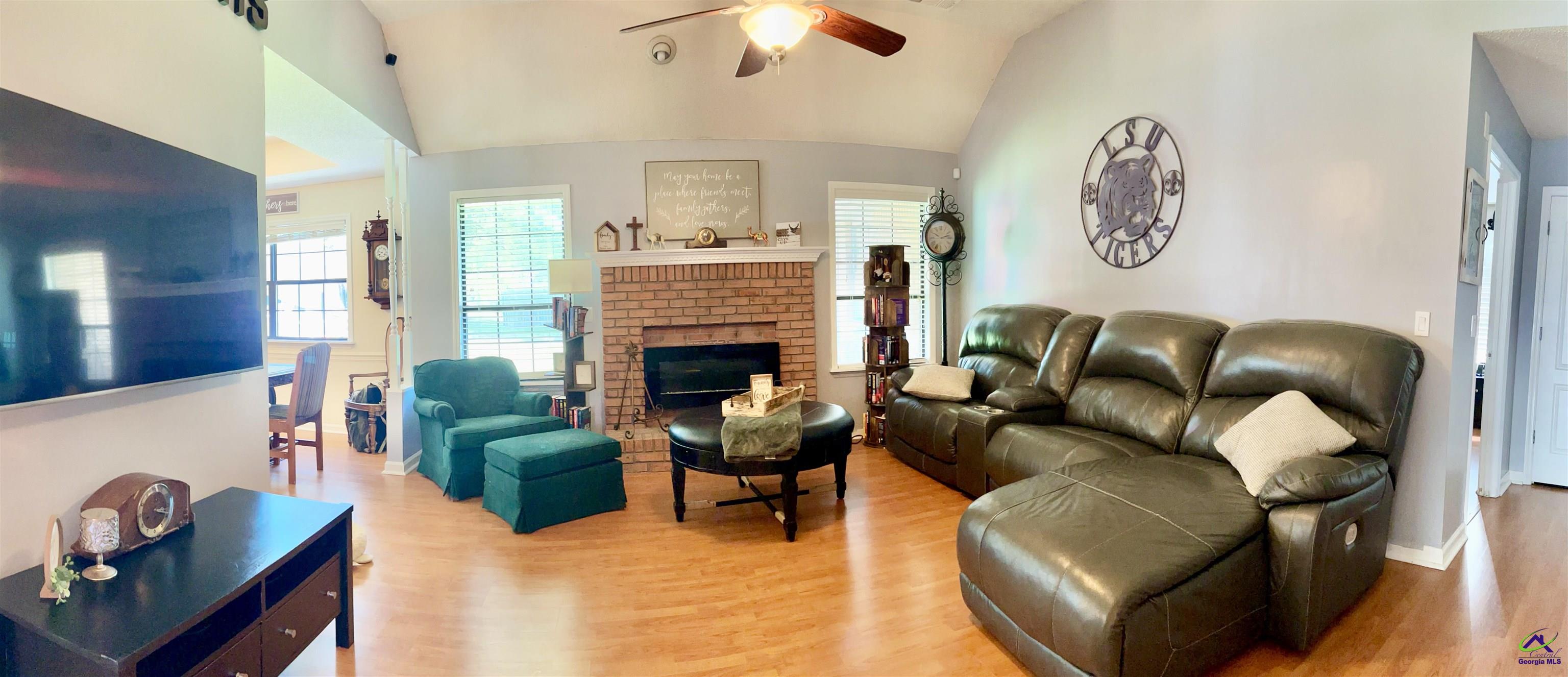 220 Crestwood Circle