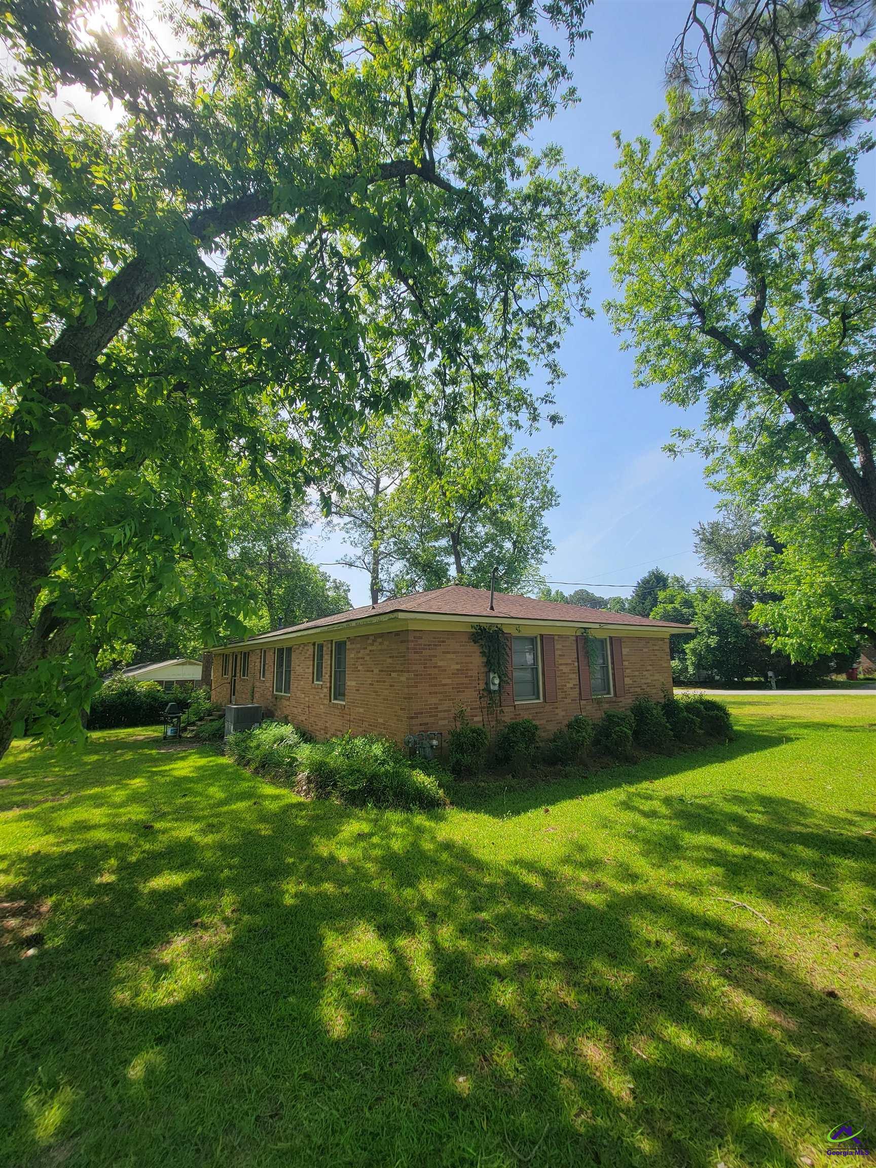 106 W McDuffie Street