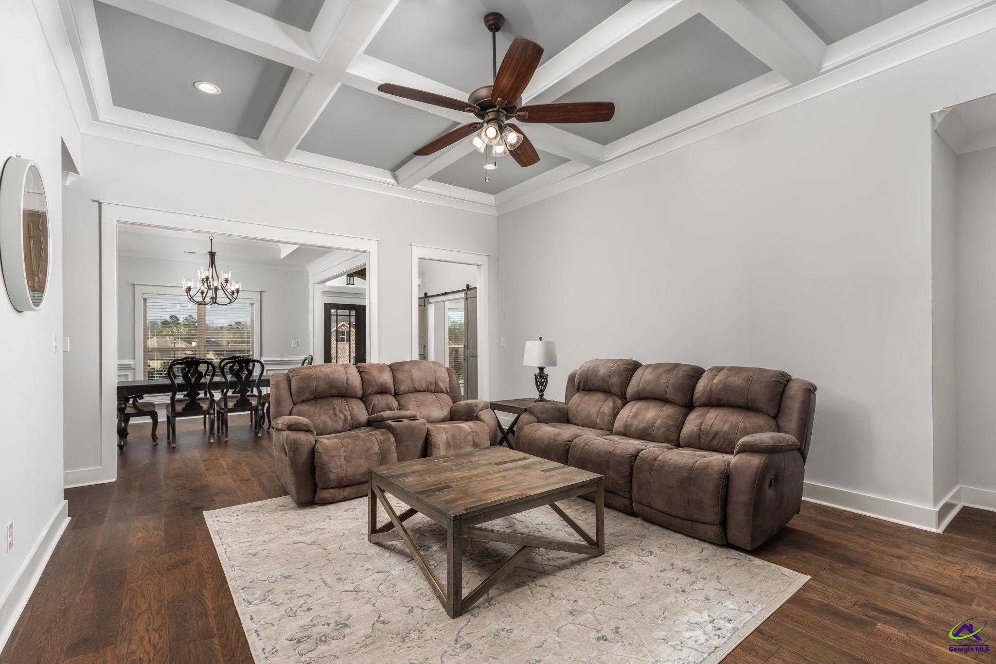 400 Rustic Live Oak Trail