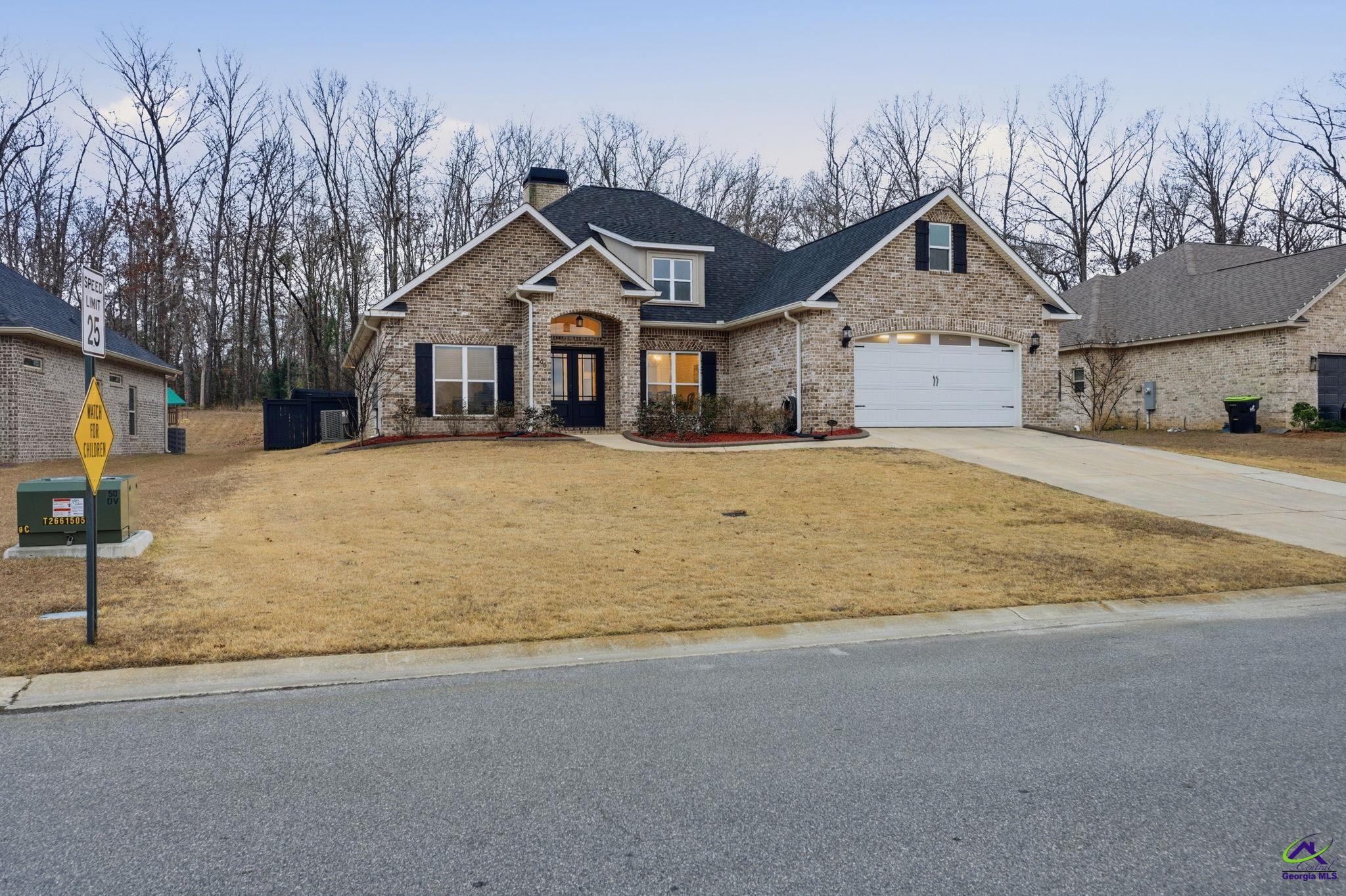 400 Rustic Live Oak Trail