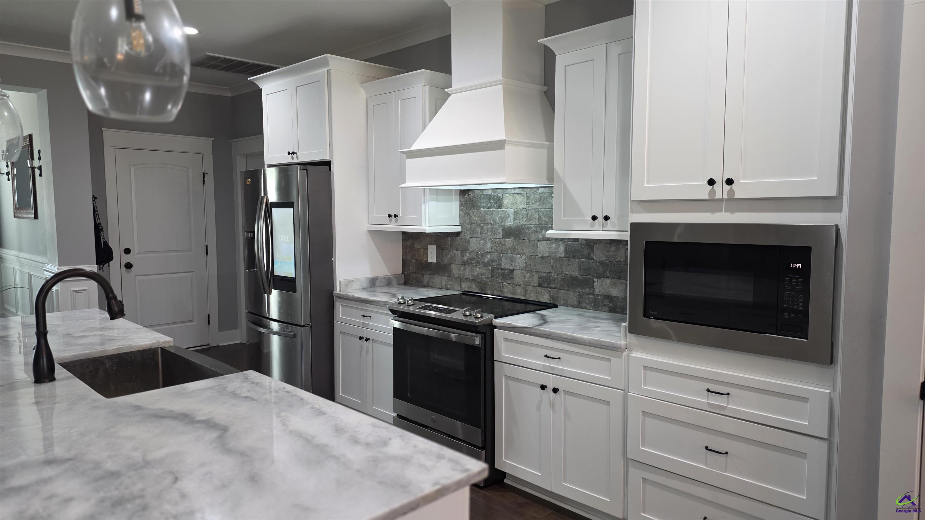 118 Brook Hollow Court