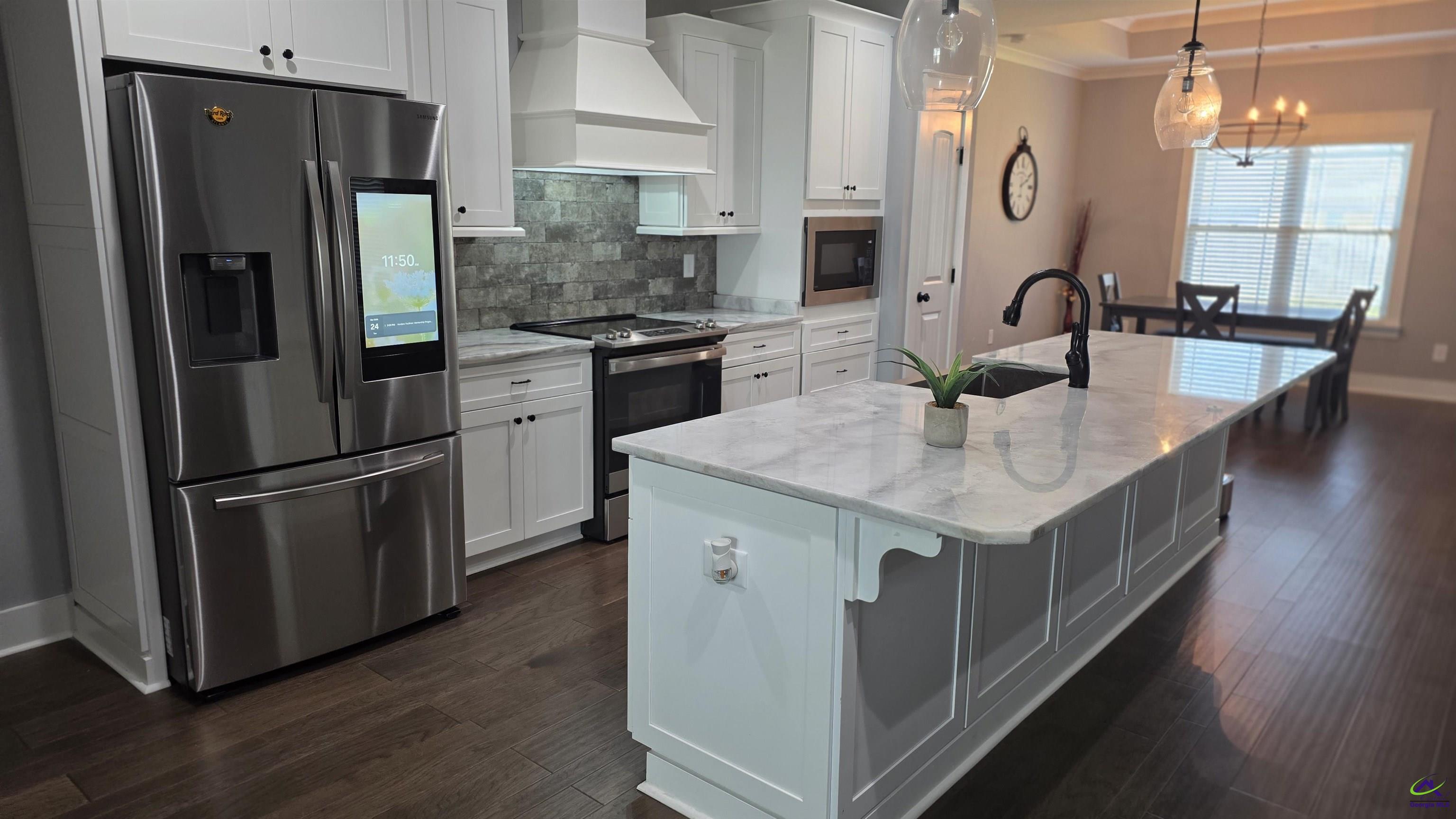 118 Brook Hollow Court