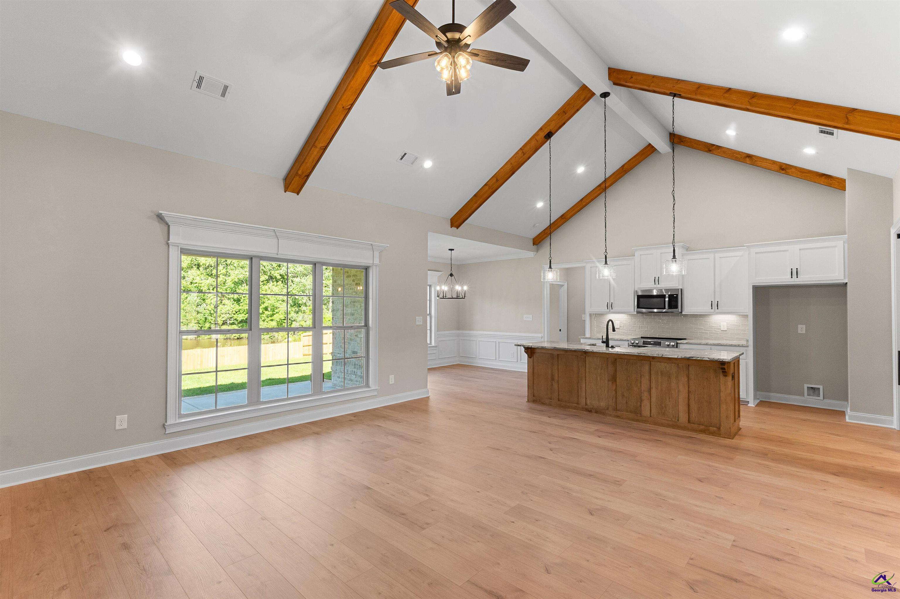 212 Golden Chestnut Bend