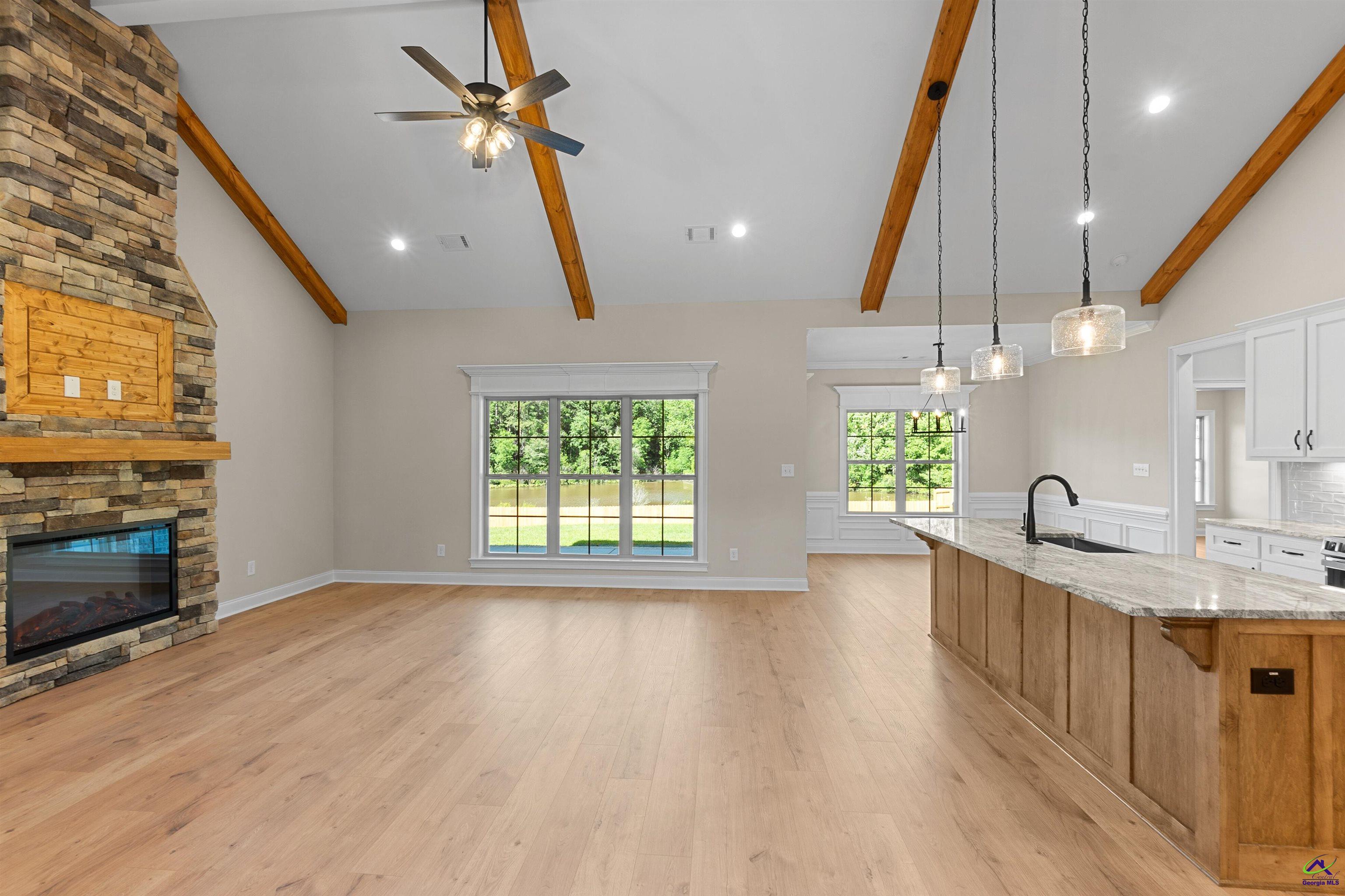 212 Golden Chestnut Bend