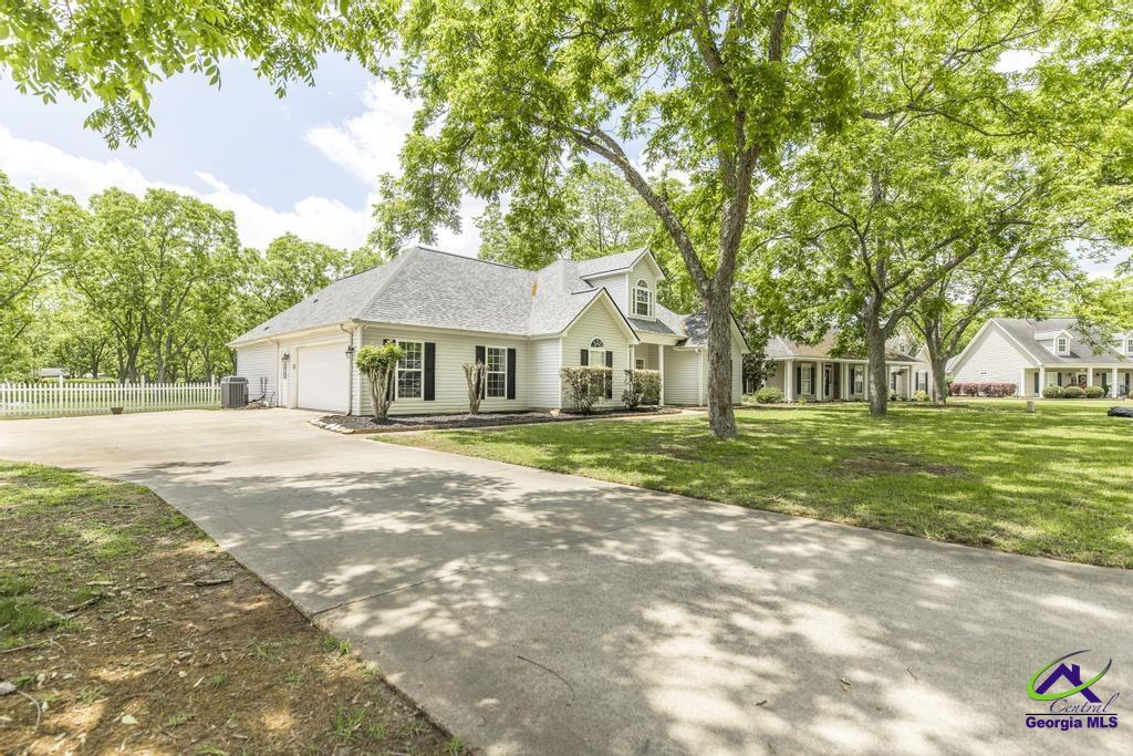 518 Grove Lane