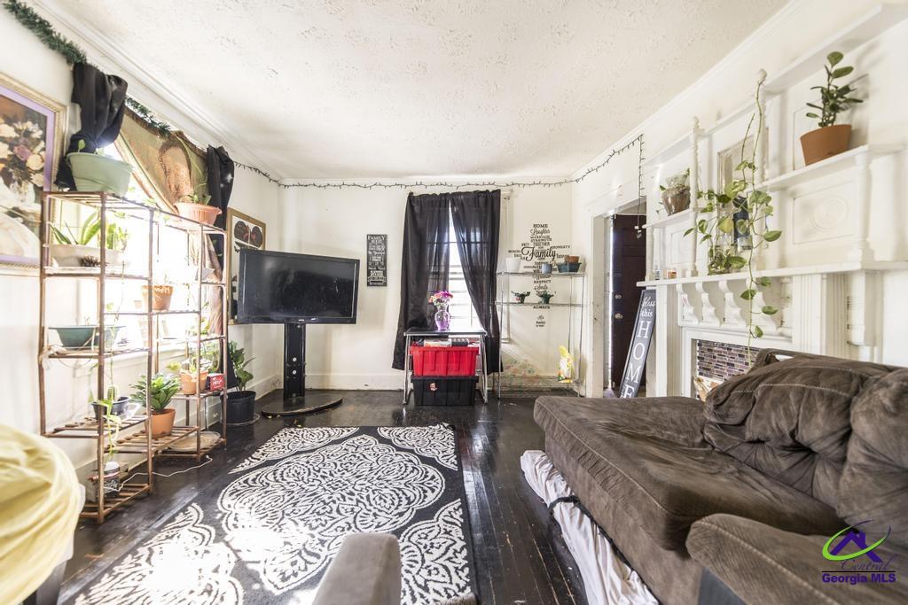 2137 Mutual Avenue