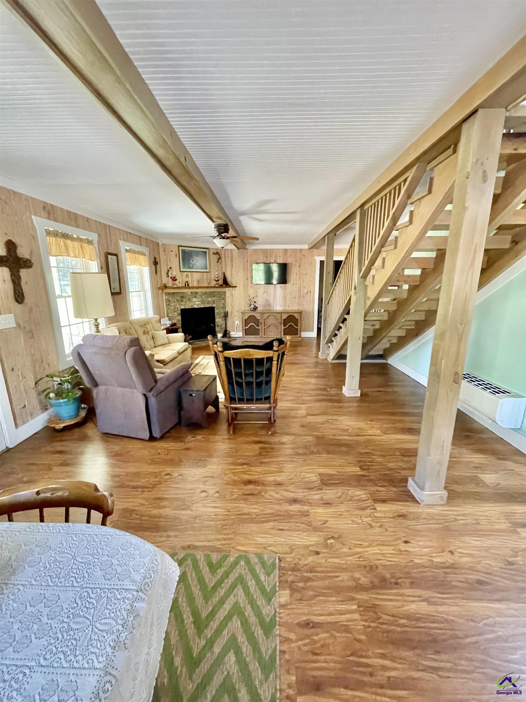 98 Waterfront Way
