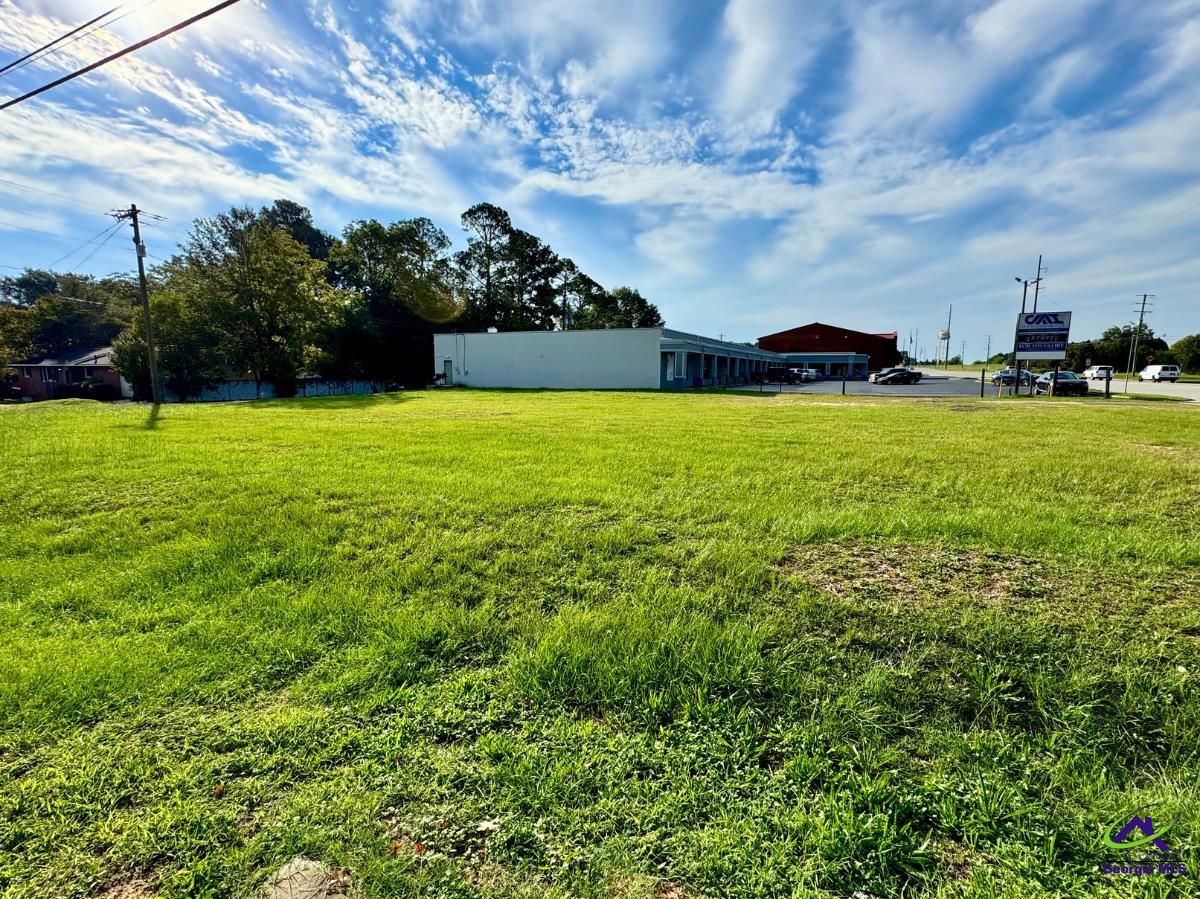 526 Houston Lake Boulevard