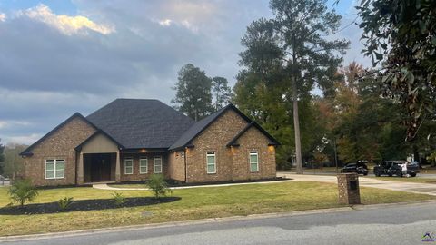 114 Hampton Point Warner Robins GA 31088