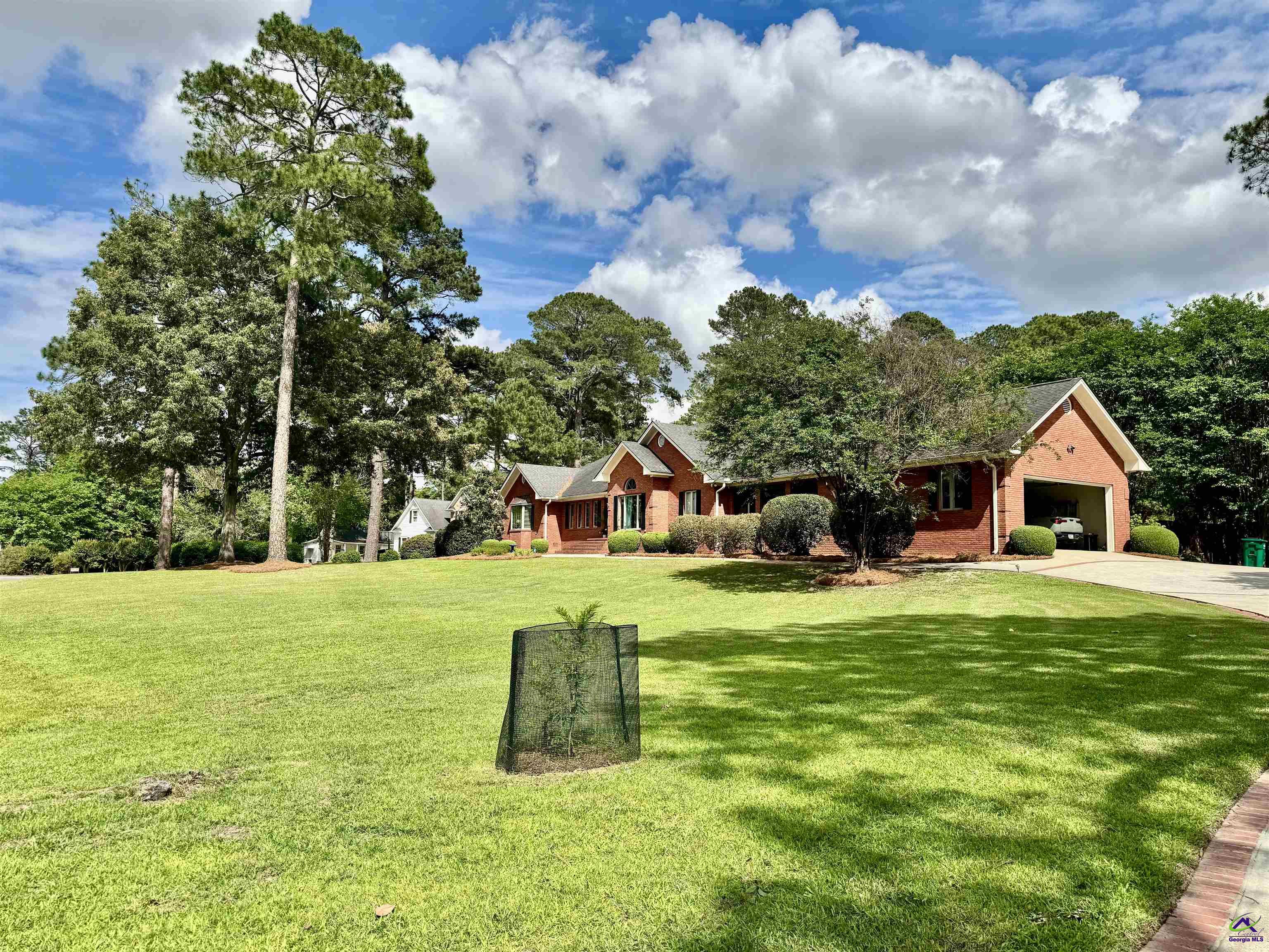 102 Oakatee Court