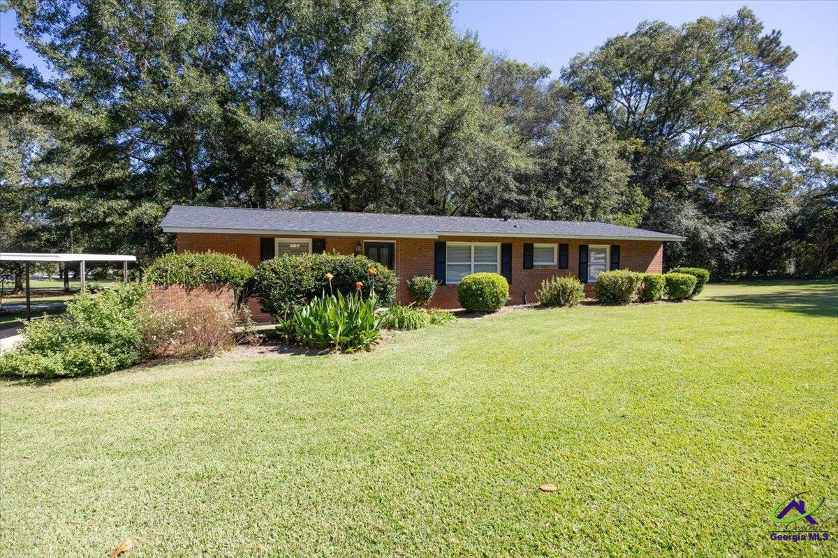 4693 Twin Oak Drive