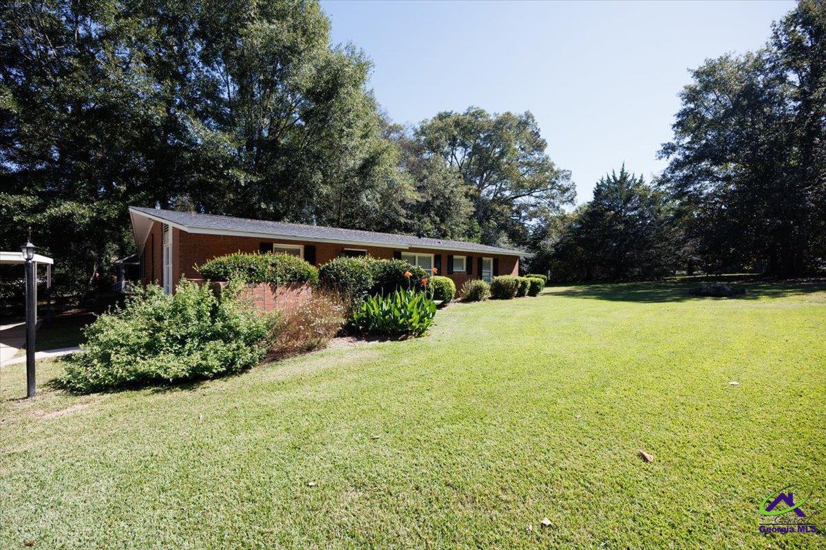 4693 Twin Oak Drive