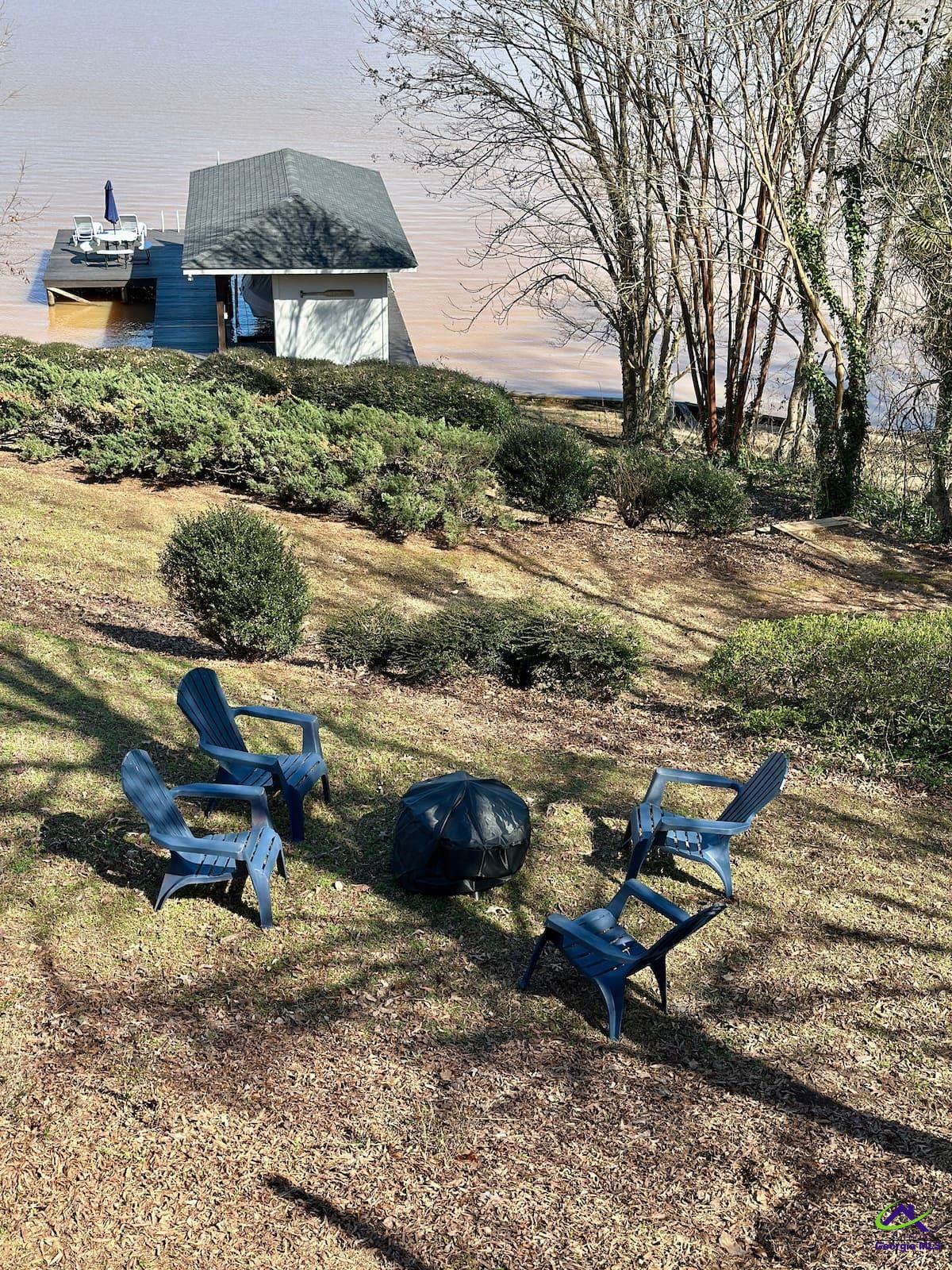 247 C Lakeshore Drive