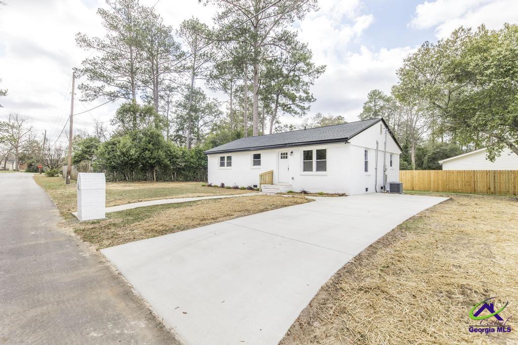 1003 Deanview Dr