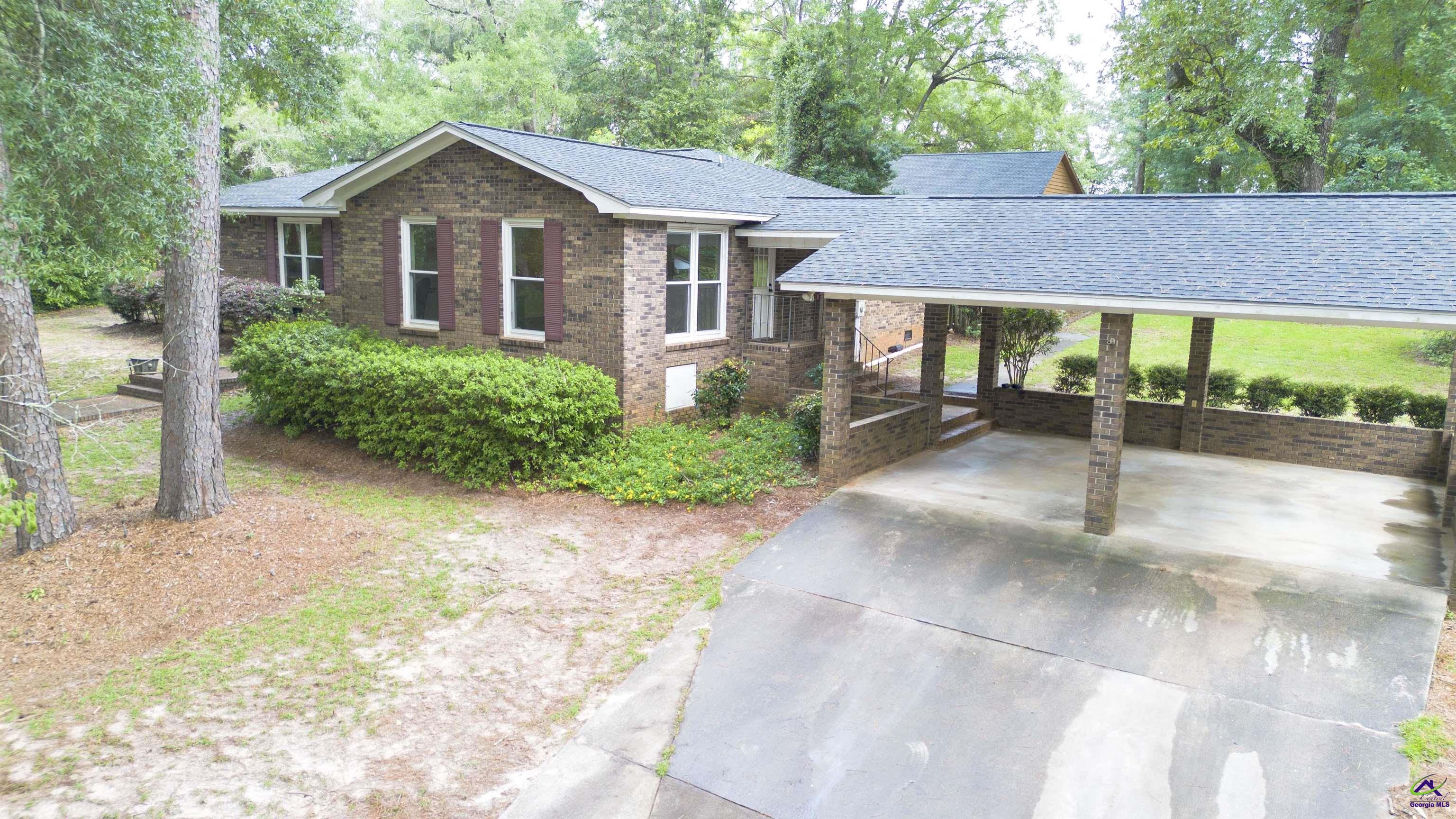 812 Woodland Dr
