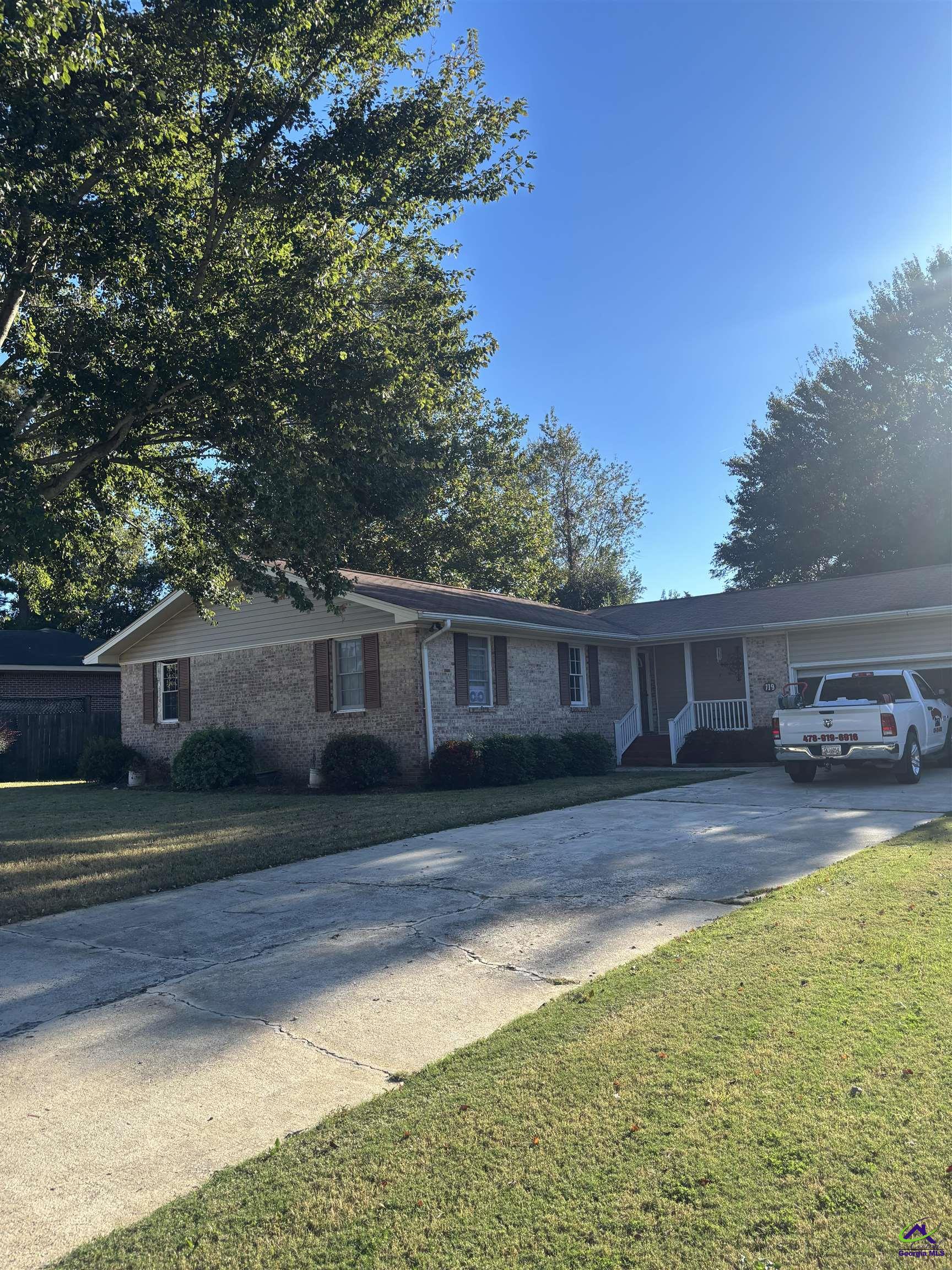719 Meadowridge Drive