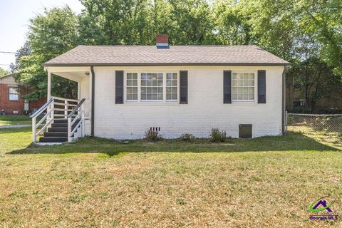 1336 Peavy Drive Macon GA 31206