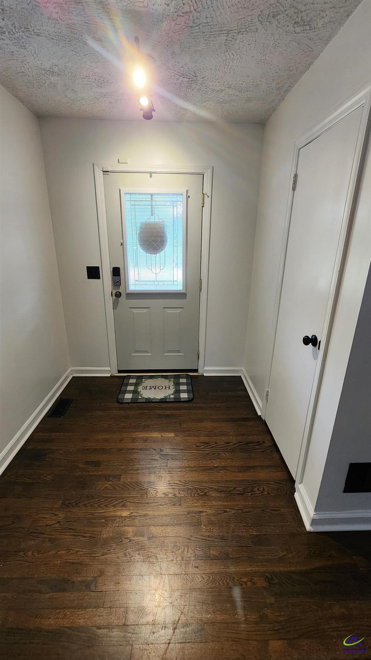 101 Robin Hood Drive