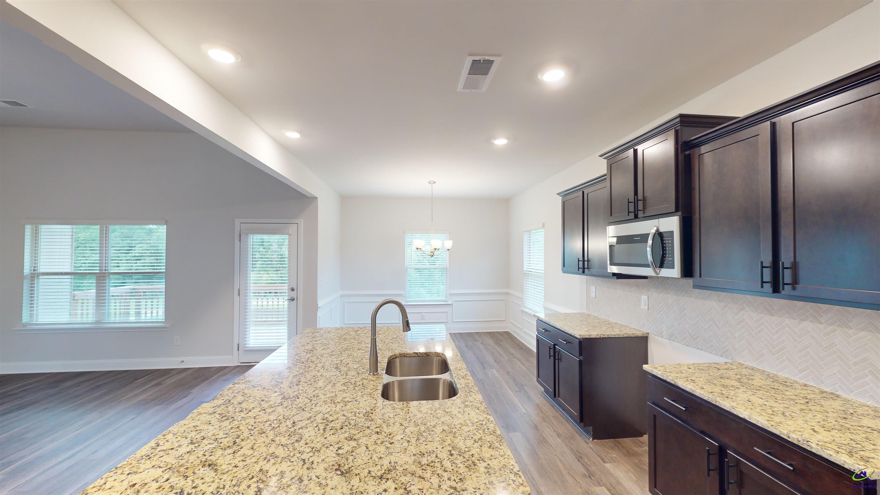 233 Carsons Walk