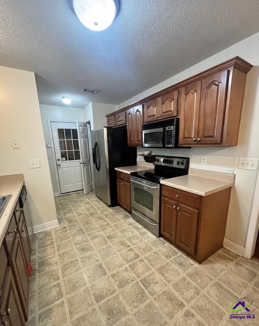 208 Sugarloaf Parkway