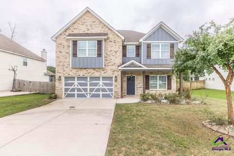 203 Amberley Court Kathleen GA 31047