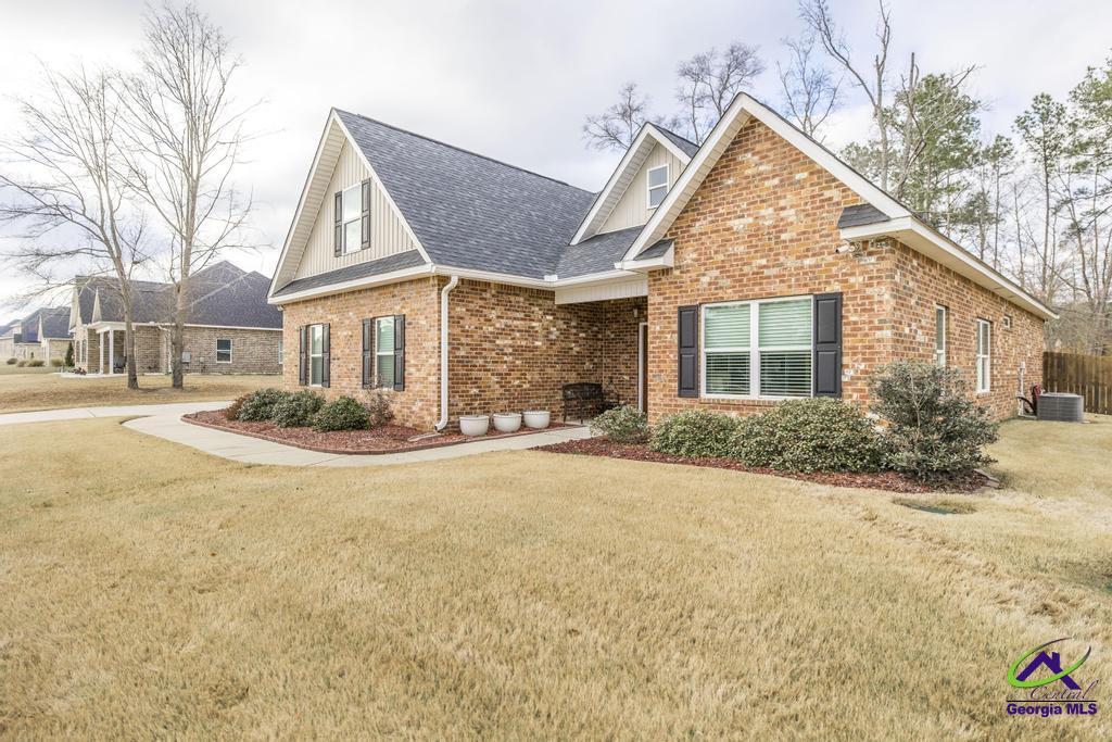 323 Willow Cove Court