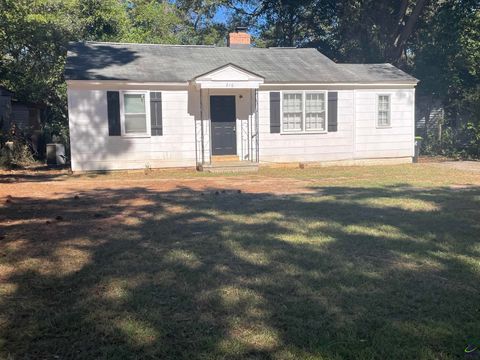 216 Meadowdale Drive Warner Robins GA 31088
