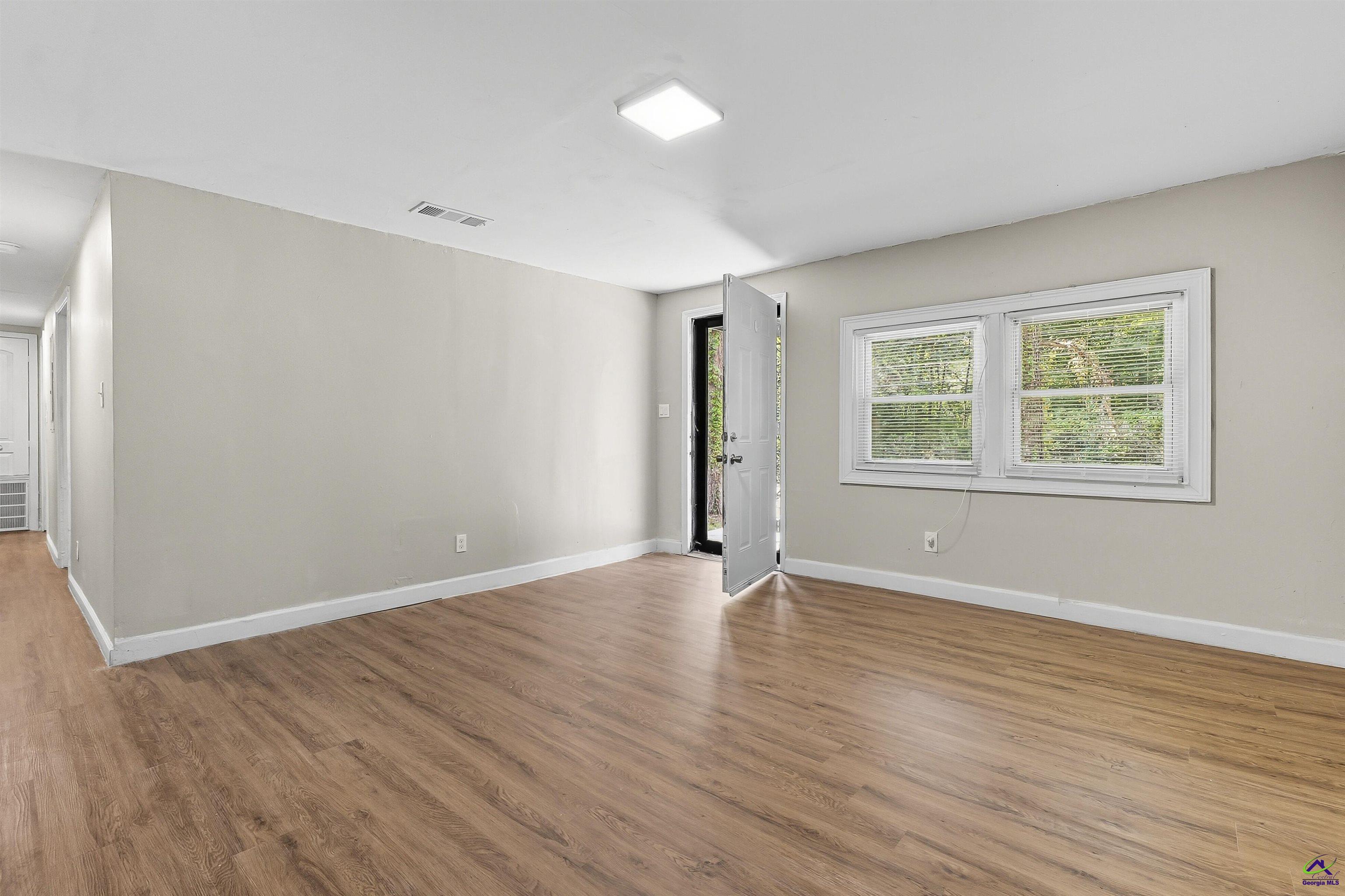 3846 Log Cabin Drive