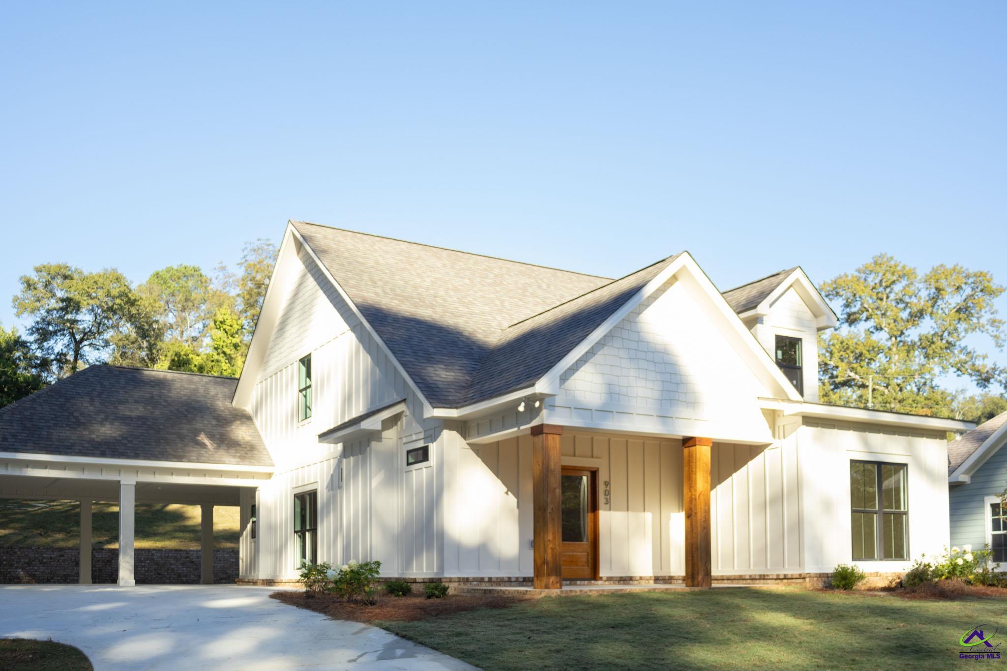 903 Massee Lane