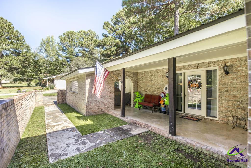 1475 Maplewood Drive