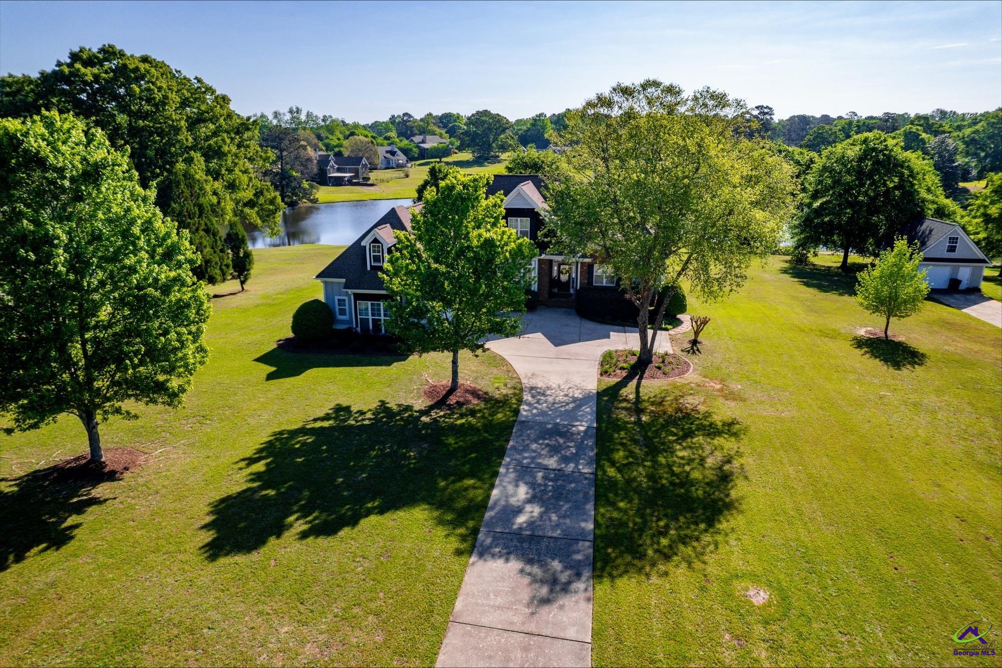 676 Lake Park North Drive