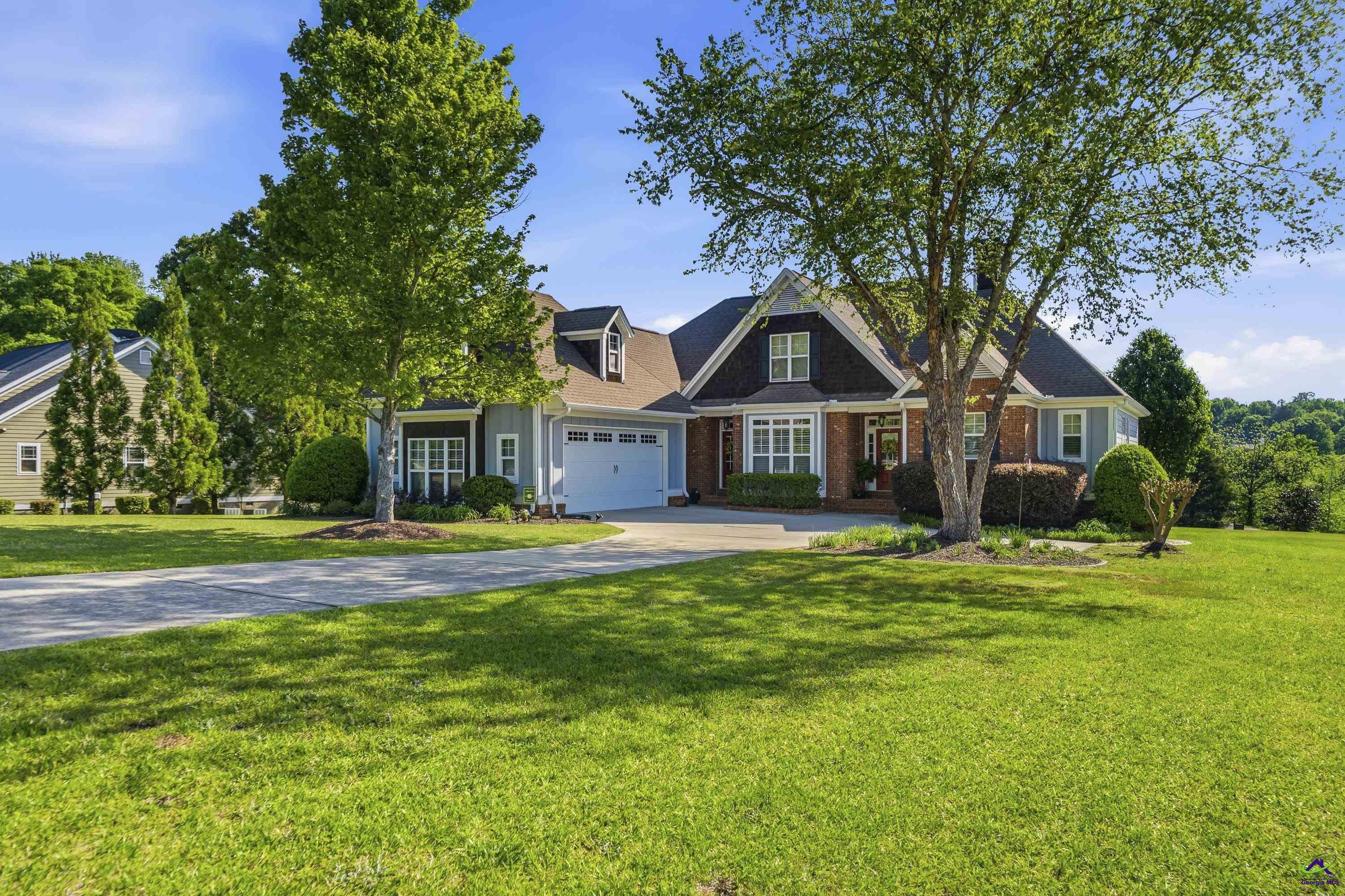 676 Lake Park North Drive