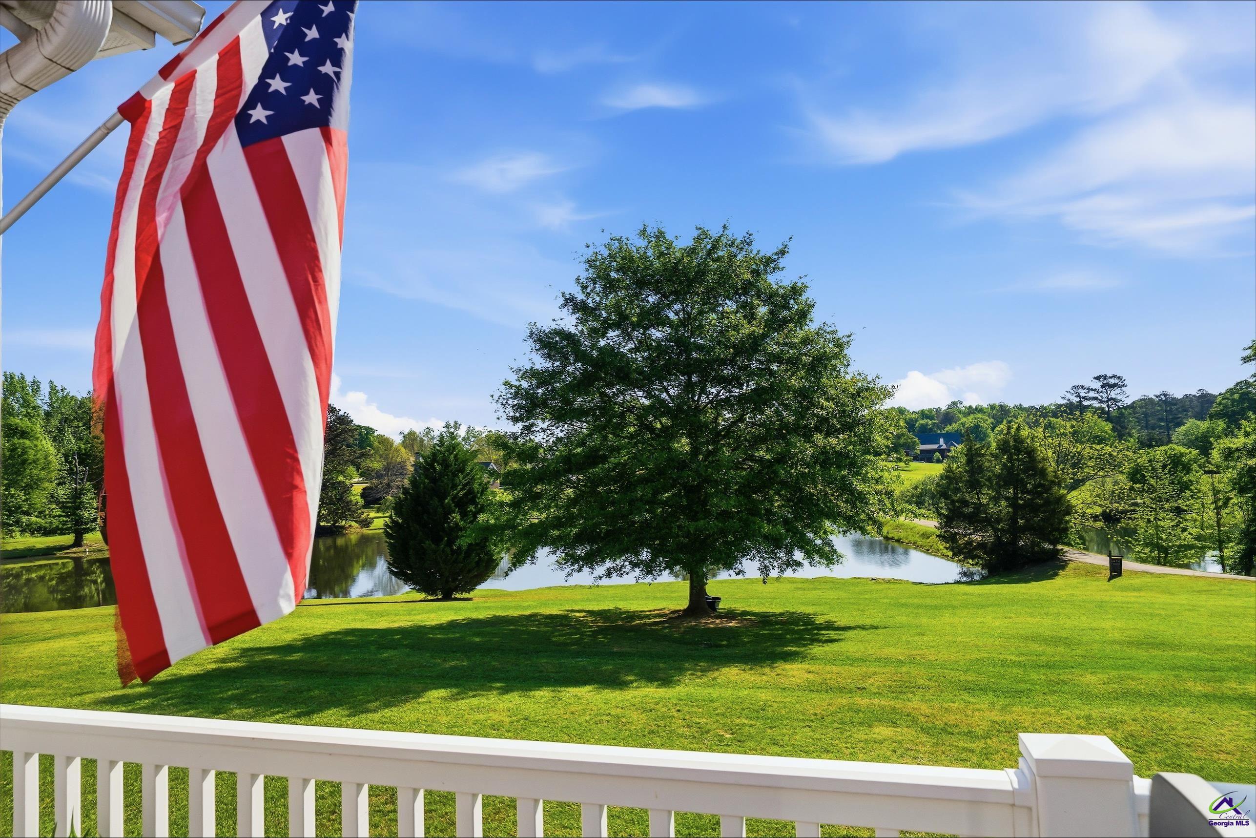 676 Lake Park North Drive