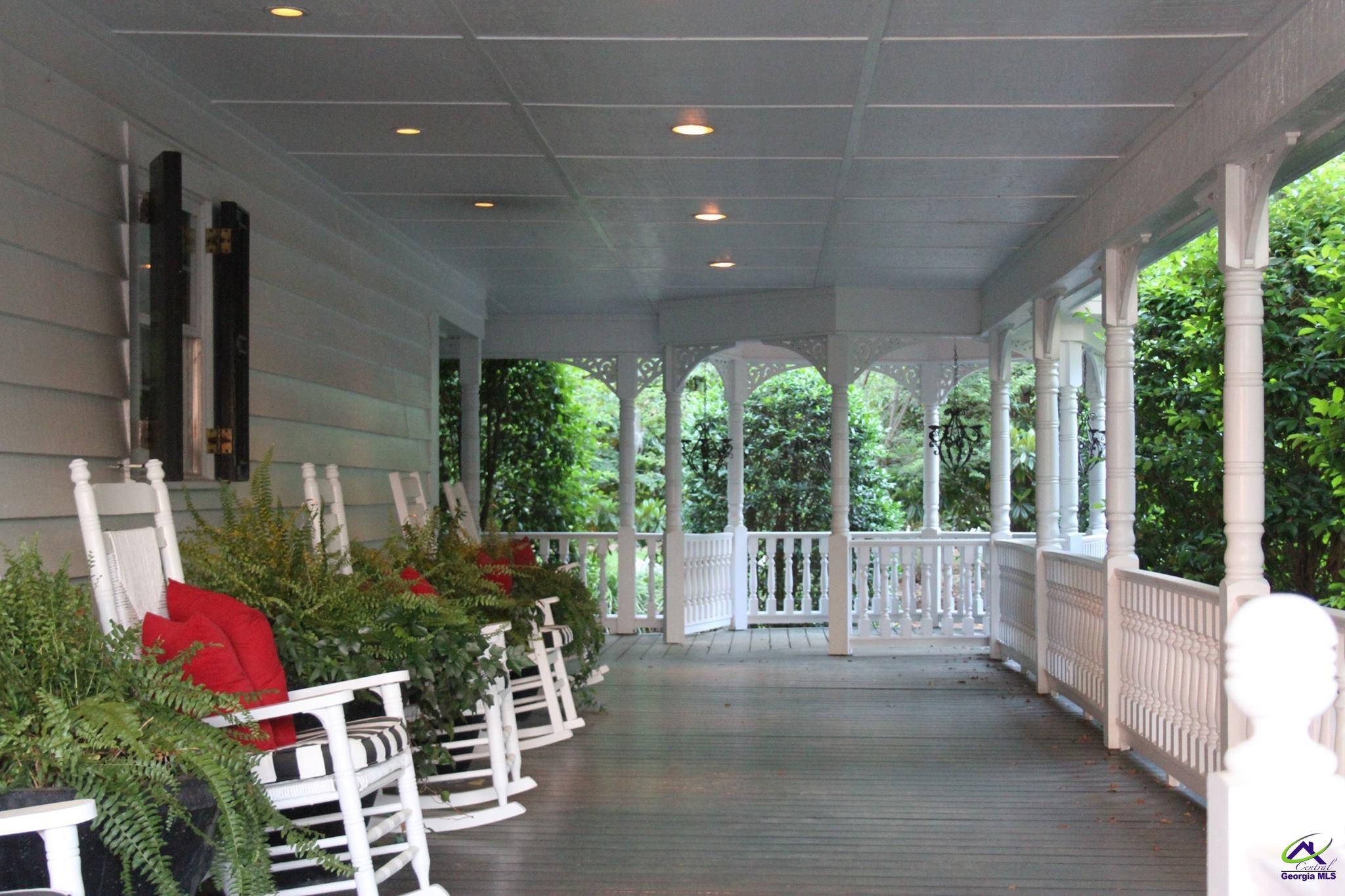 124 N Valhalla Lane