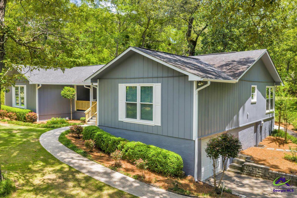 909 Cochran Dr