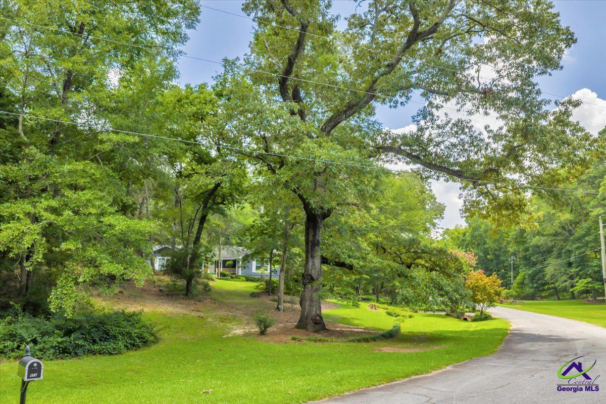 909 Cochran Dr