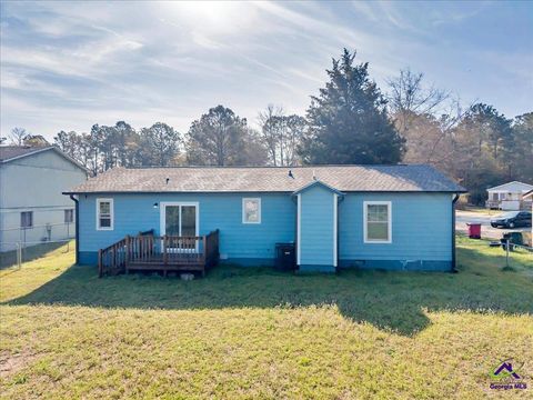 3330 E. Royal Court Macon GA 31217