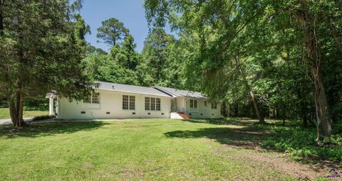 131 Crestwood Drive Macon GA 31211
