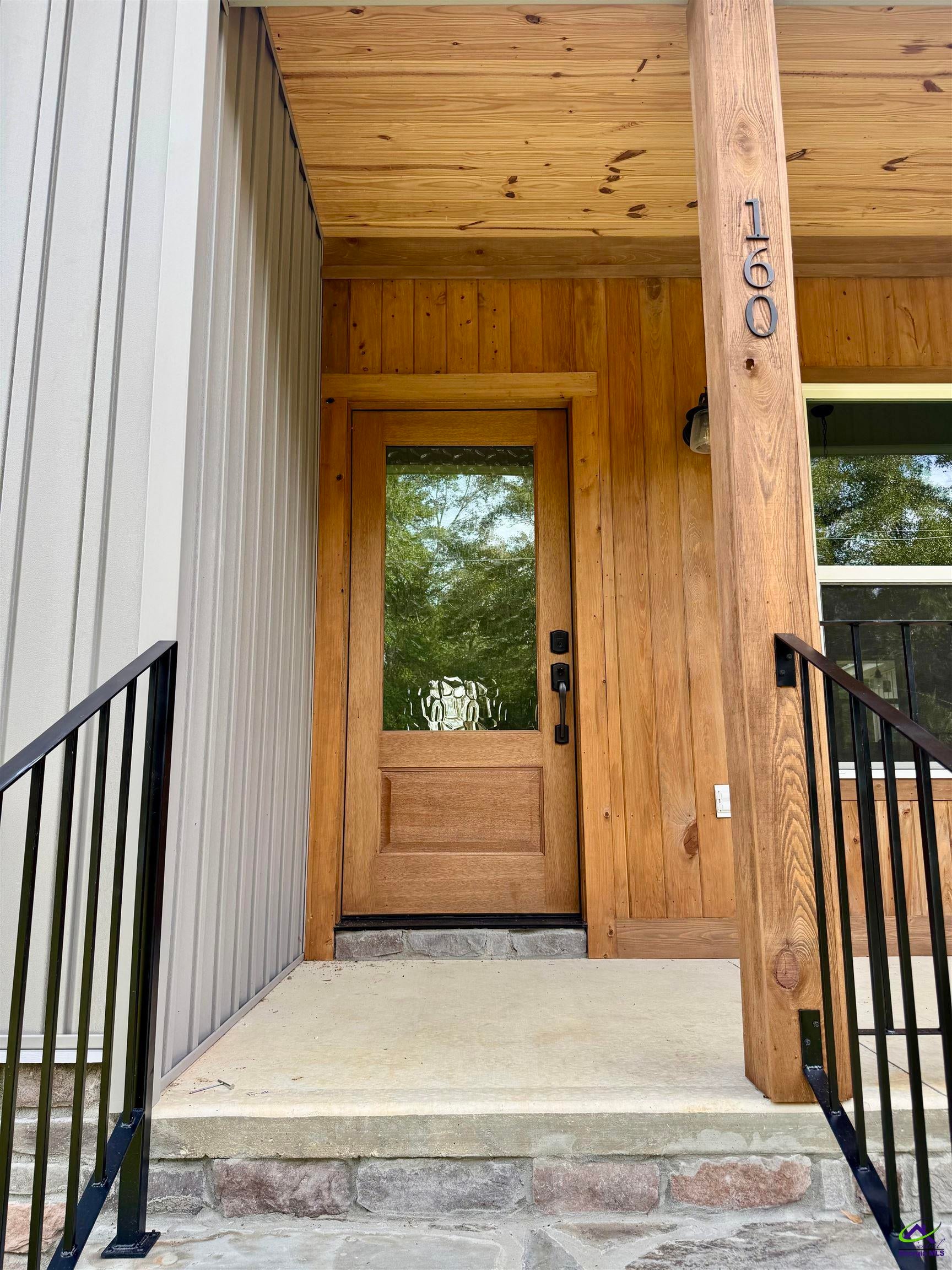 160 Wood Oak Circle