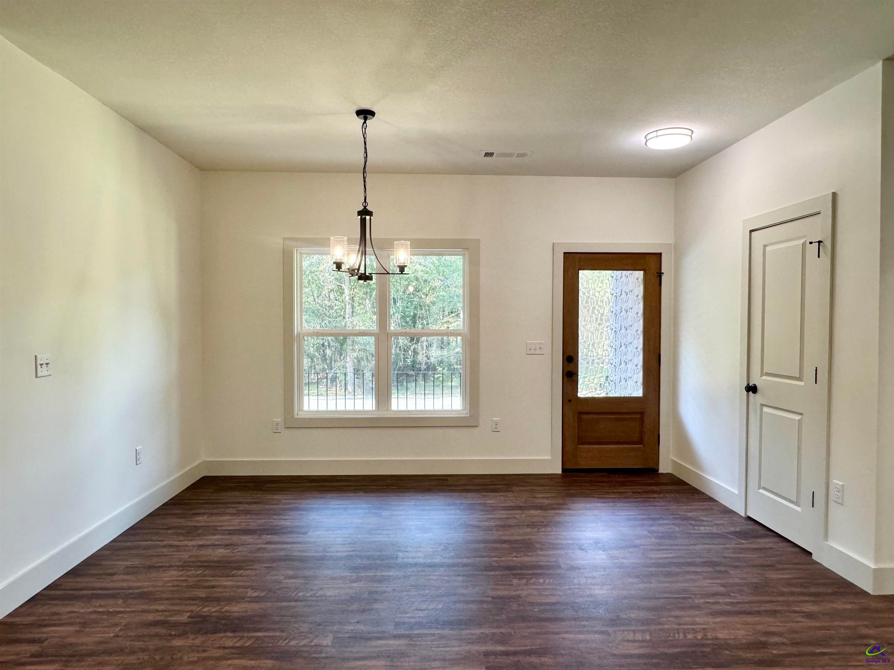 160 Wood Oak Circle