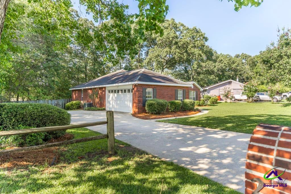 227 Crestwood Circle