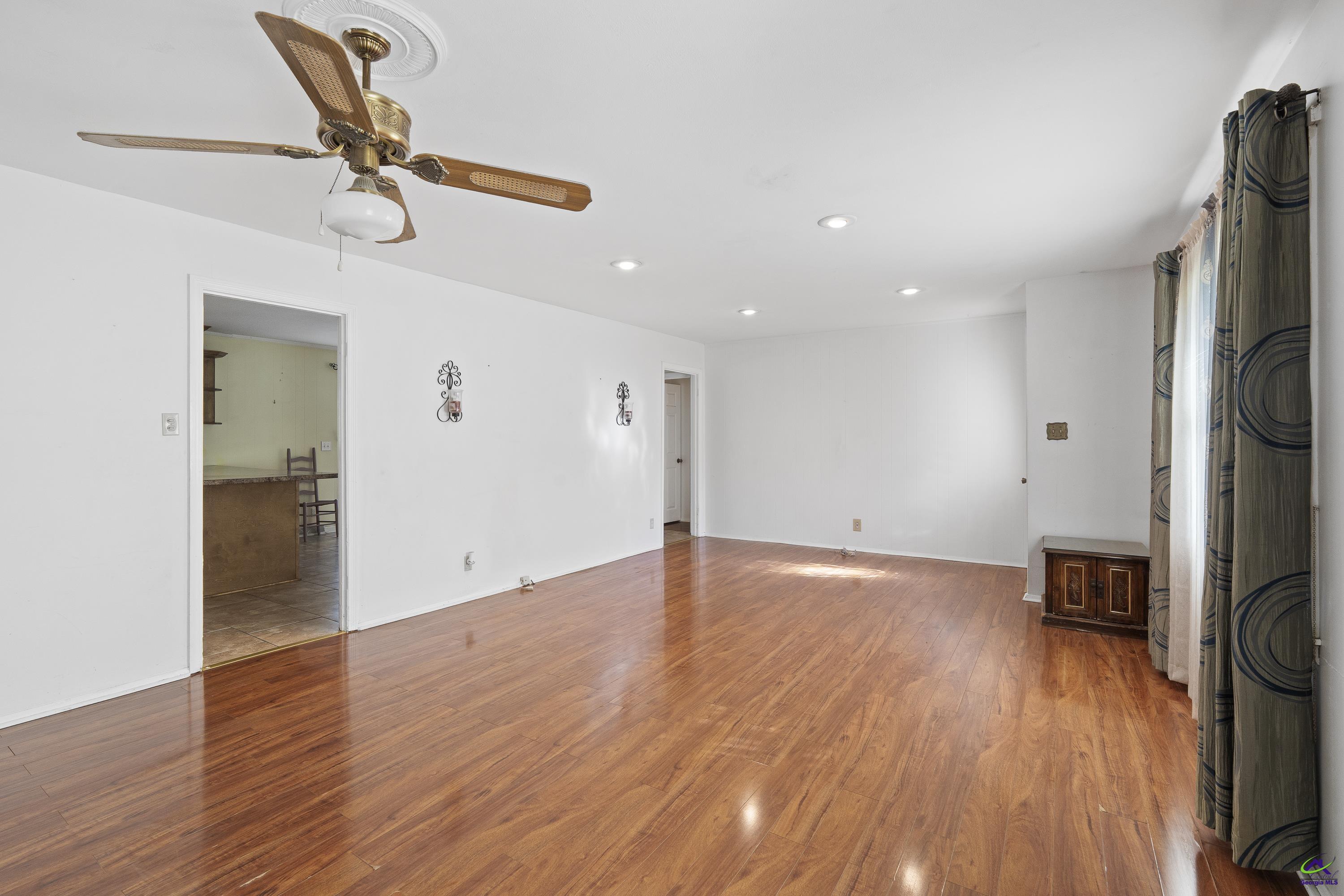 894 Chapman Drive