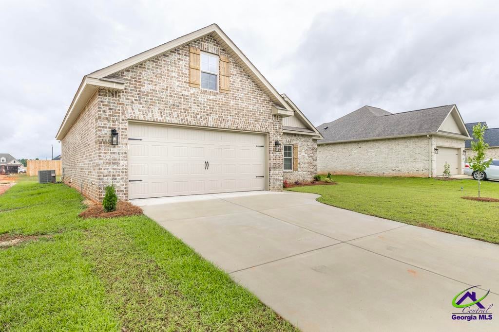 511 Bristleleaf Path