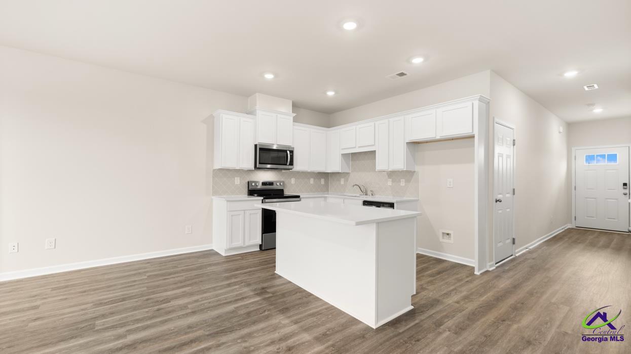 208 Kenmore Circle
