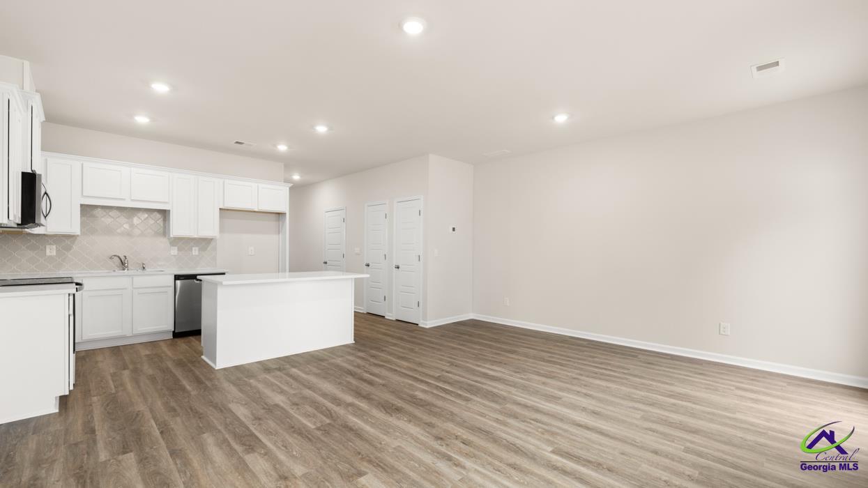 208 Kenmore Circle