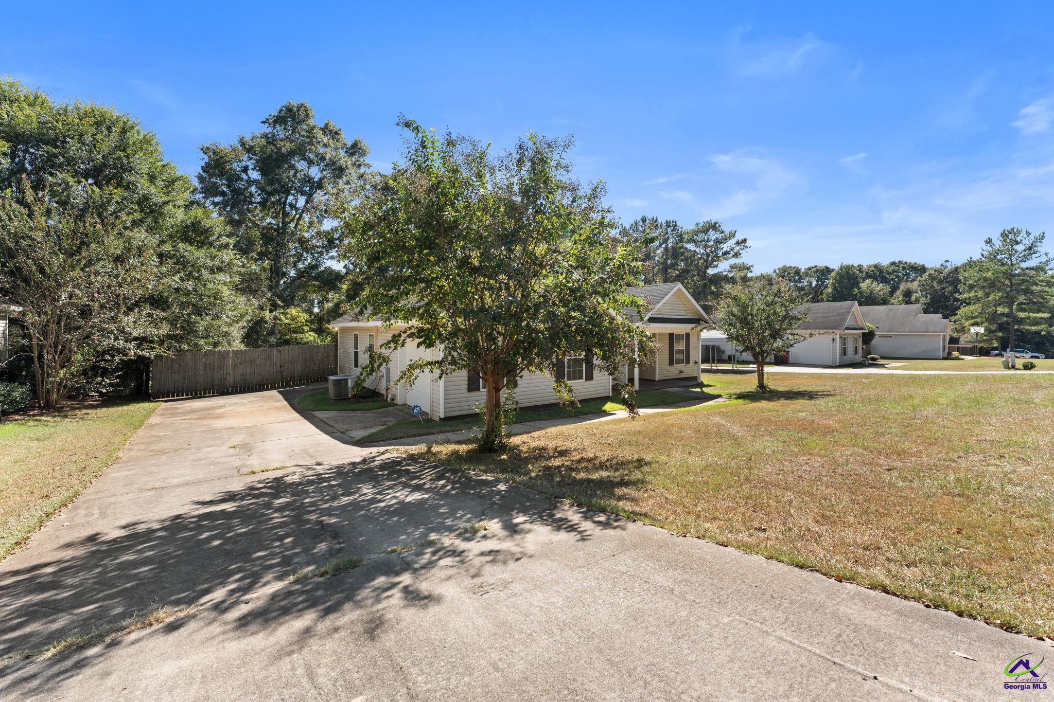 200 crestwood Circle
