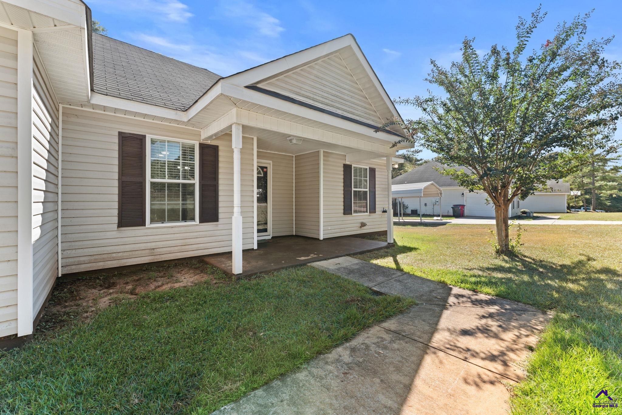 200 crestwood Circle