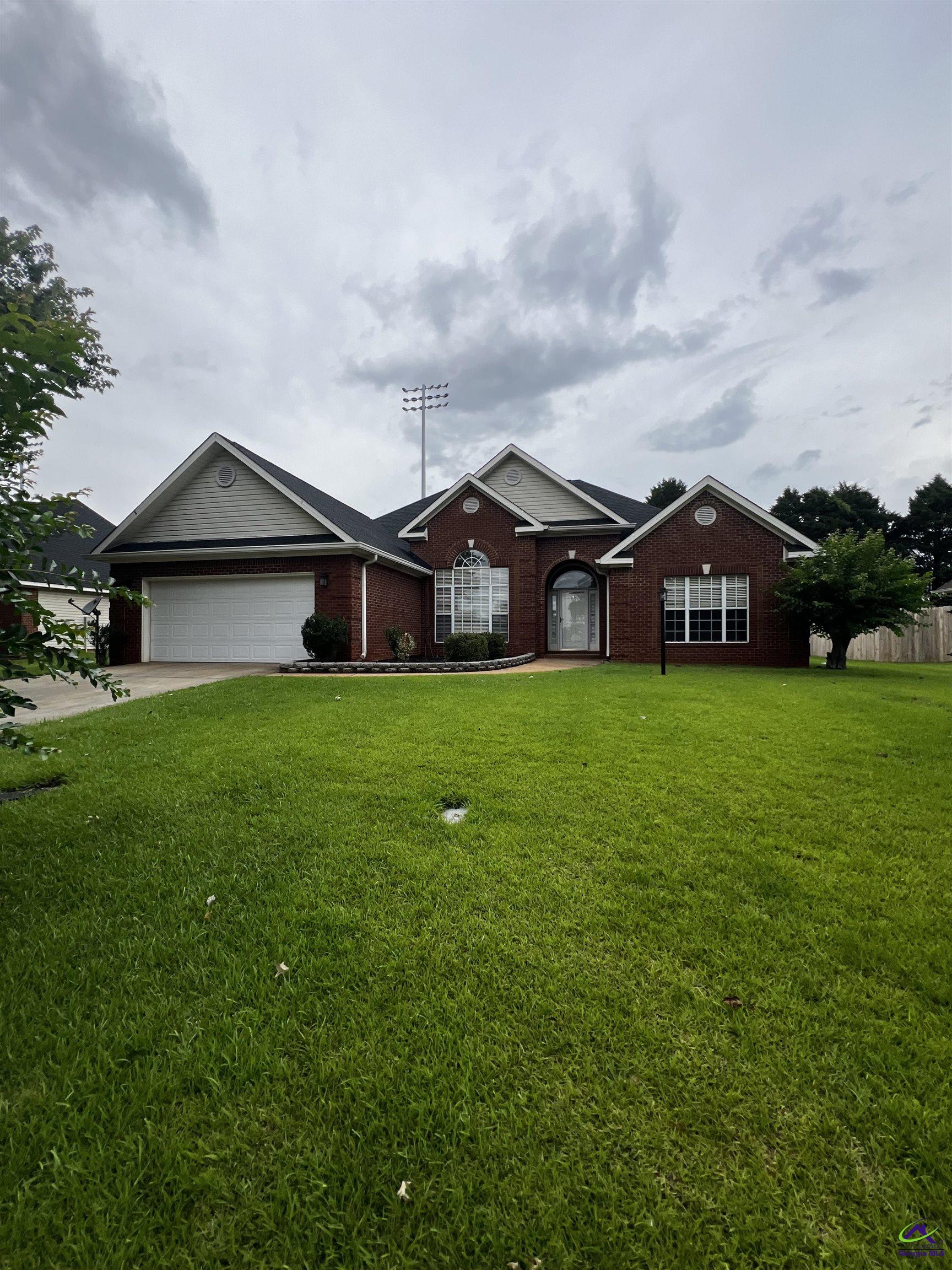 306 Hummingbird Lane