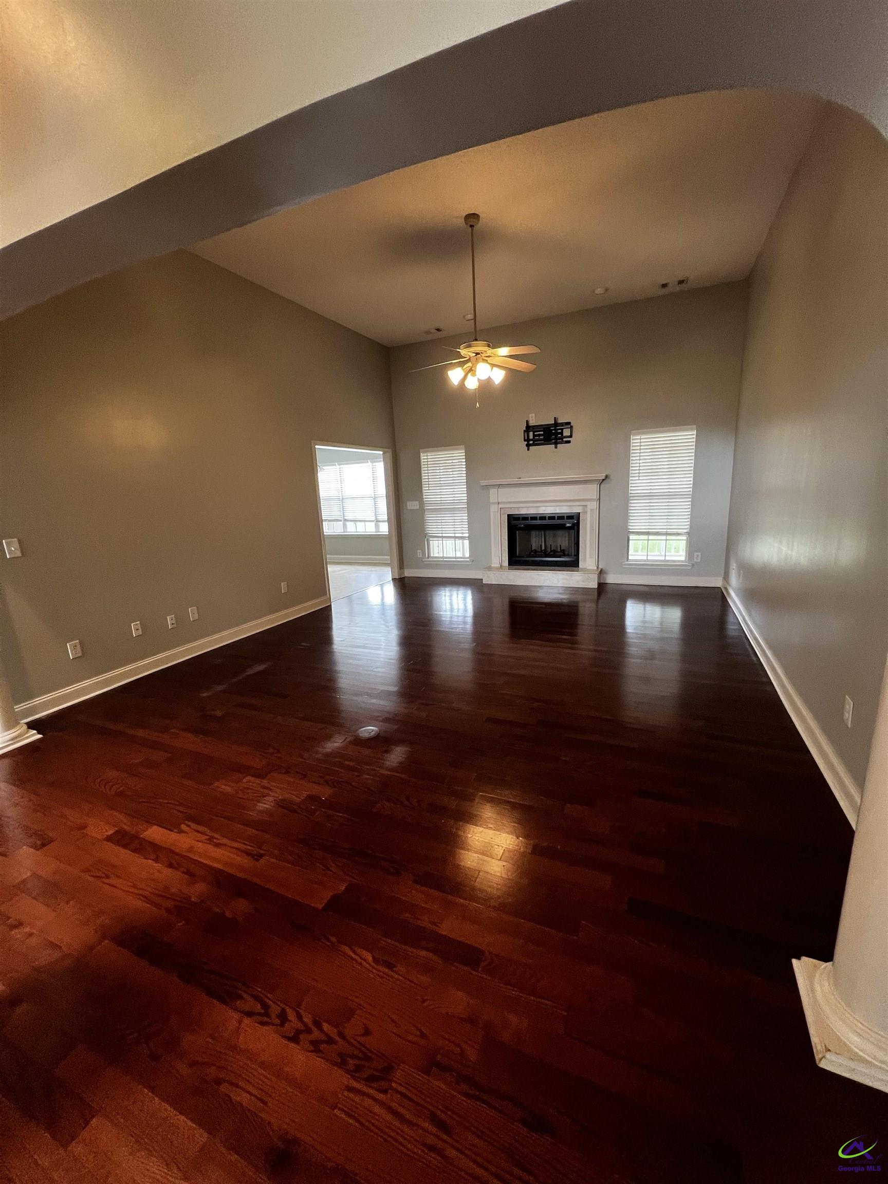 306 Hummingbird Lane